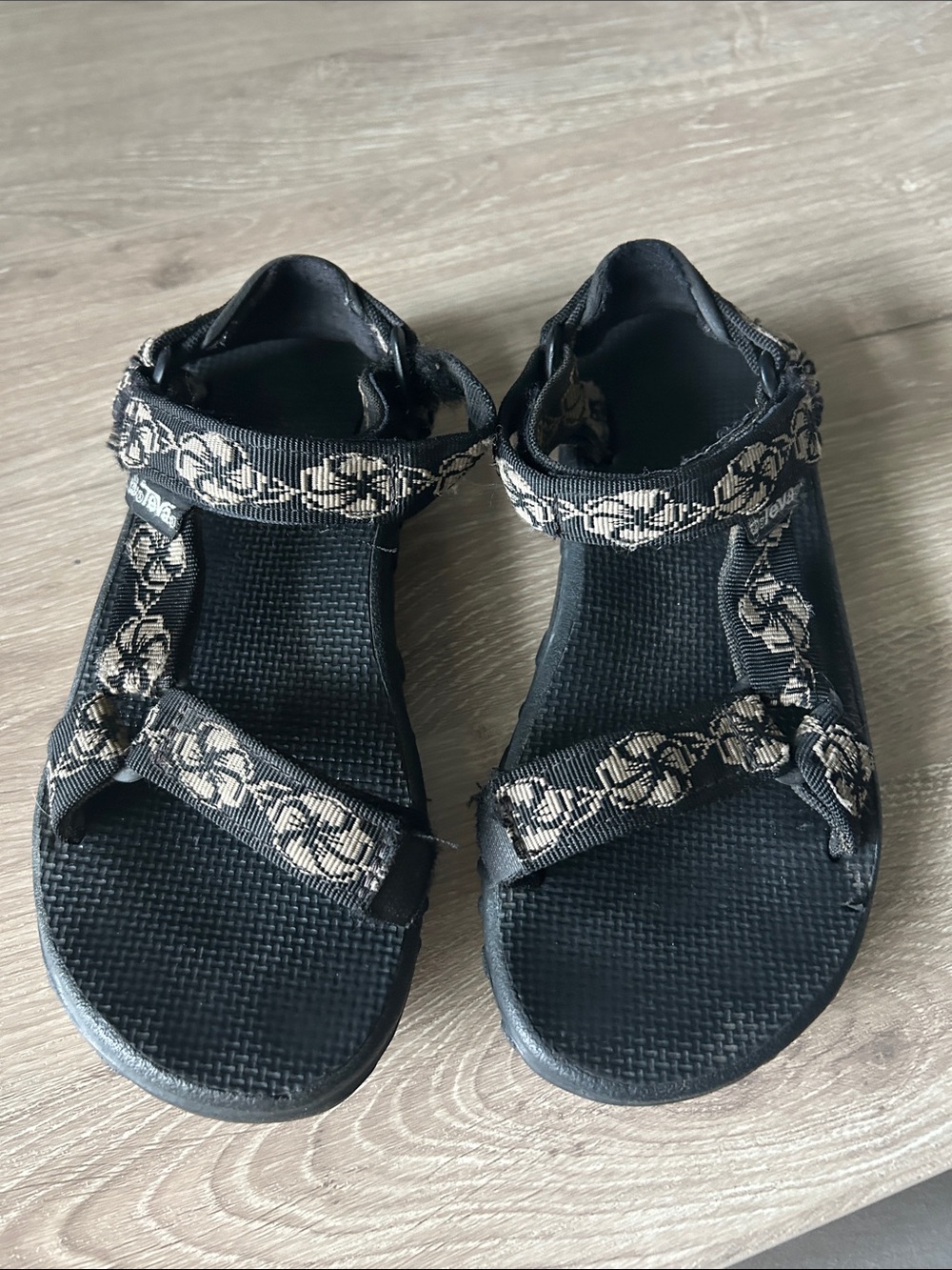Teva Hurricane Sport Sandals Hook and Loop Jacquard Webbing Black Beige, Sz.6